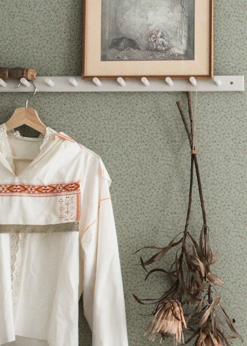 dukning med diy servettring av gul tapet