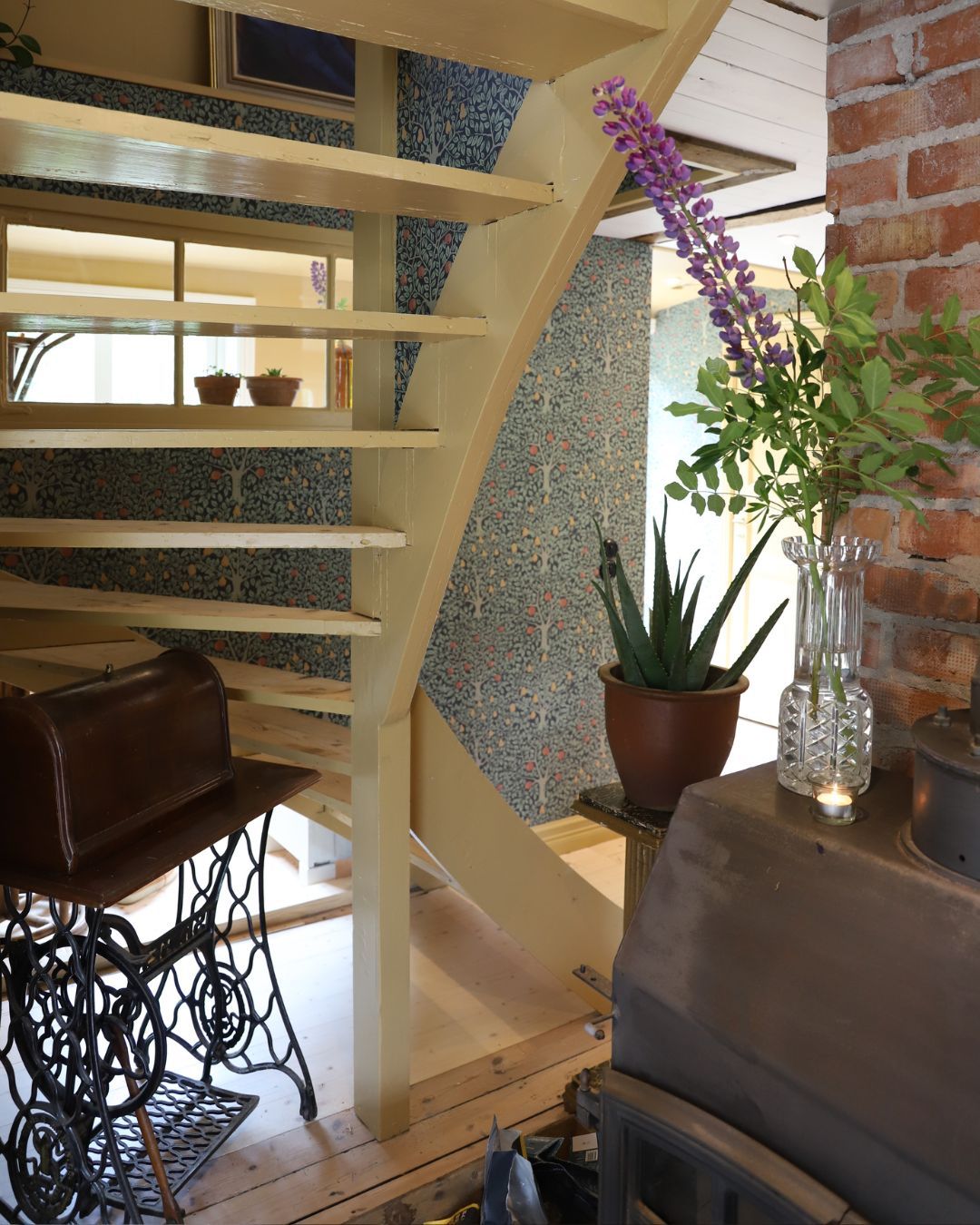 alice i underlandet mönster tapet